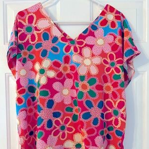 Cute short sleeve spring summer top..